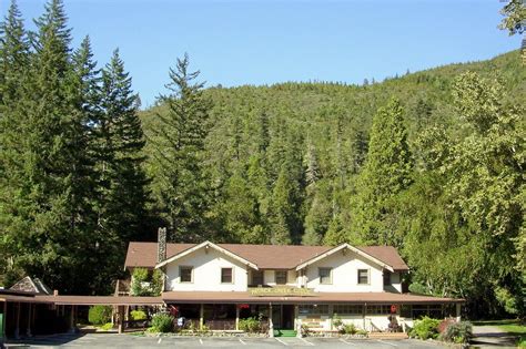 Creek lodge - Big Creek Lodge is a special place located deep in the mountains of Idaho where you can truly get away from civilization while enjoying delicious food, the peace and quiet of a slower pace of life, and the joy of meeting friendly people who have all made the land or air trek into the lodge. While the lodge is rustic and gorgeous, it truly is the people who make the …